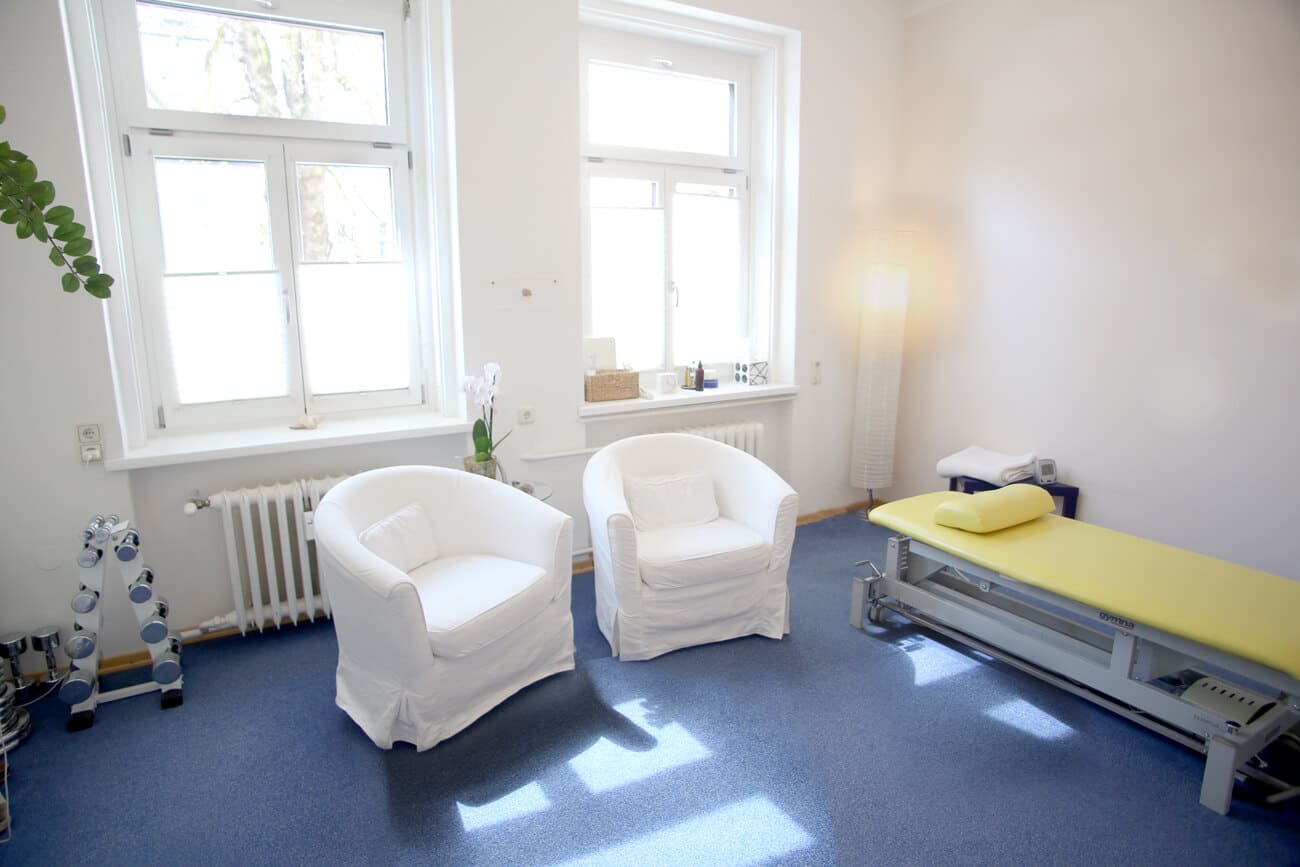 Praxisraum Physiotherapie Osteopathie Praxis Dietrich + Schwarzbauer Salzburg