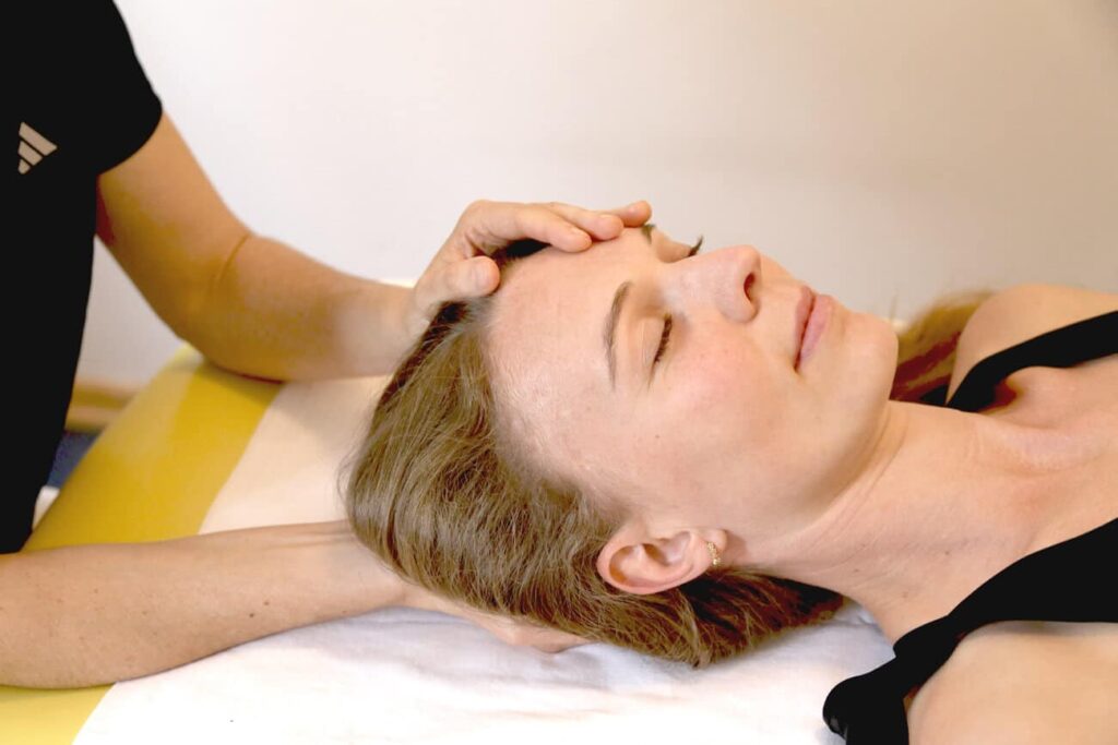 Physiotherapie bei HWS-Beschwerden und Nackenschmerzen